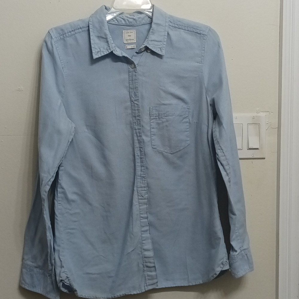 Gap Boyfriend/shrunken long-sleeve button up
